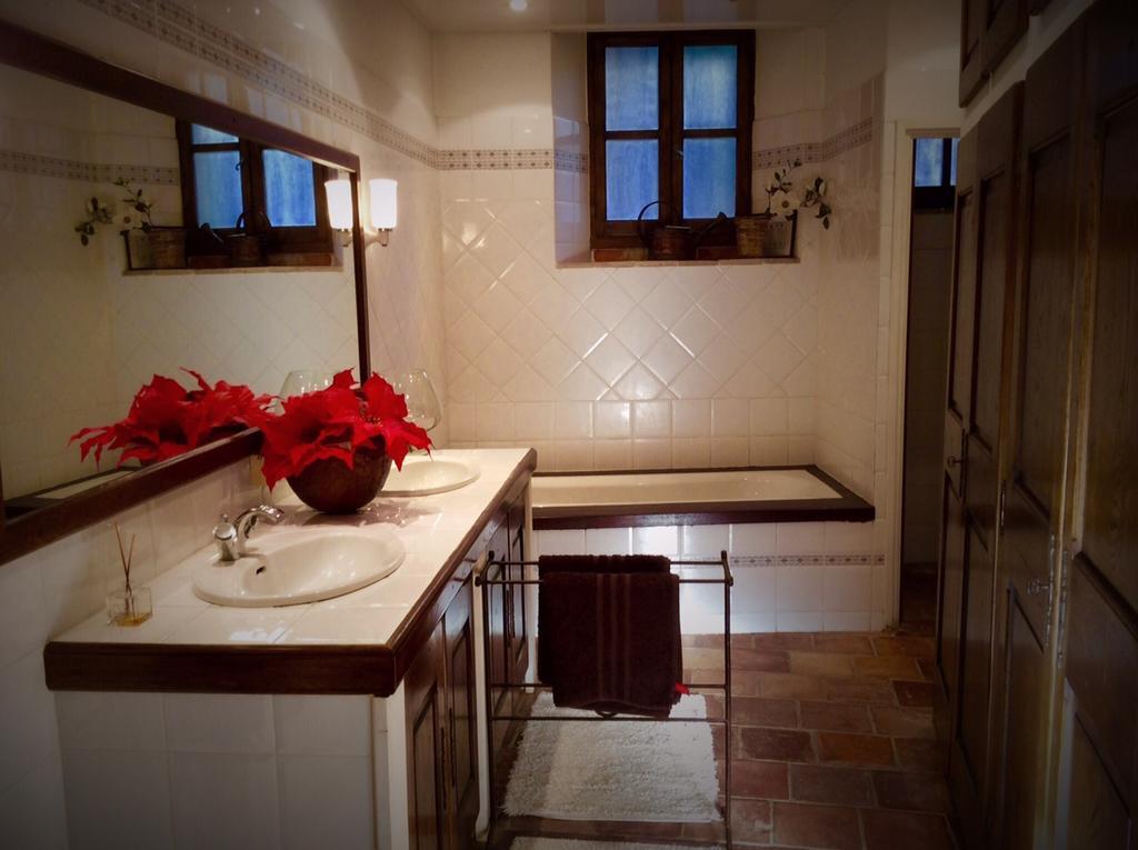 La Maison Disabelle Bed and Breakfast Teyran Δωμάτιο φωτογραφία